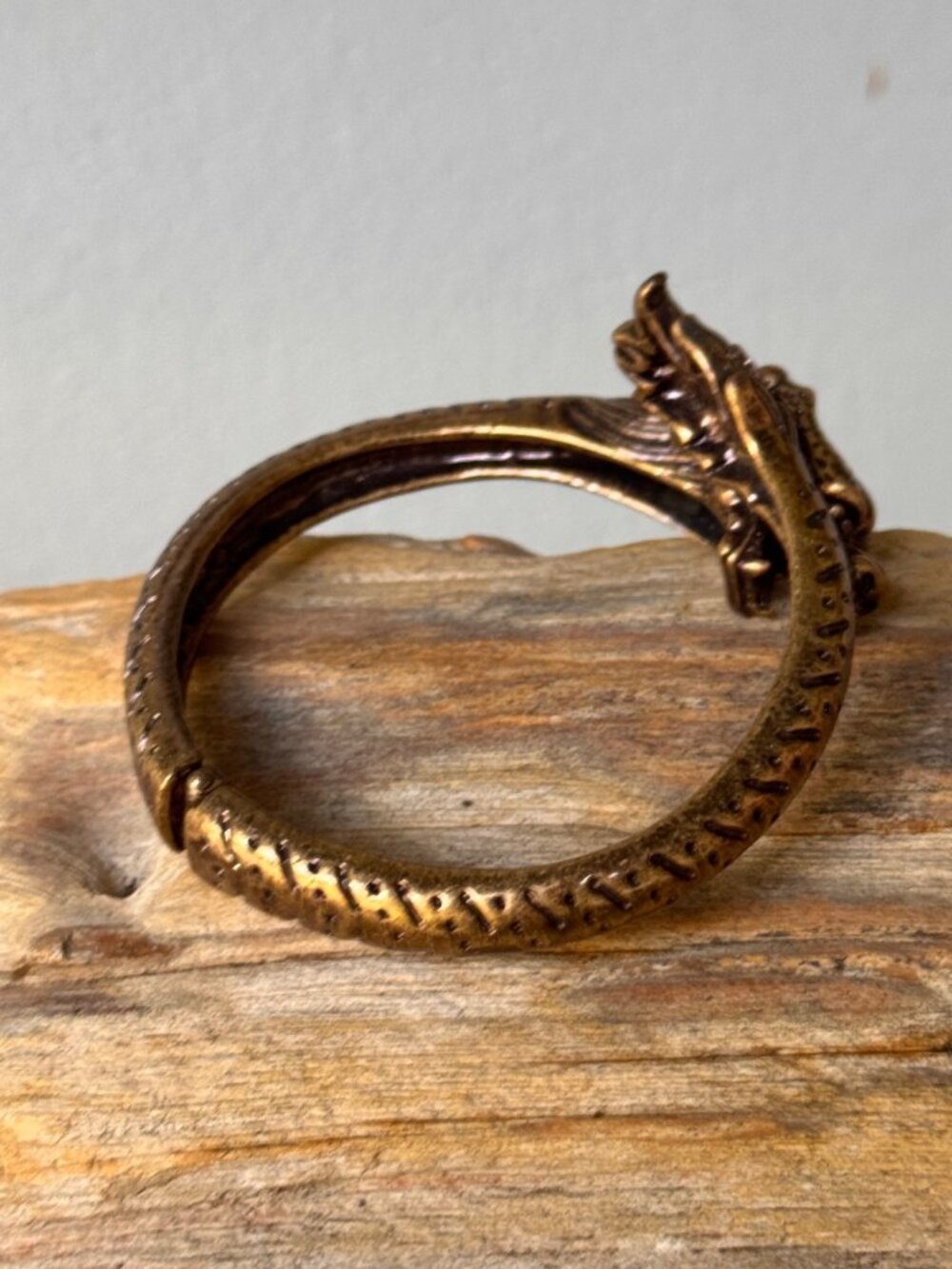 Lucky Brand Dragon Head Hinged Bangle Bracelet Antiqued Brass Tone Statement - Picture 5 of 7